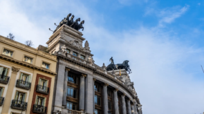 Edificio neoclásico en Madrid.