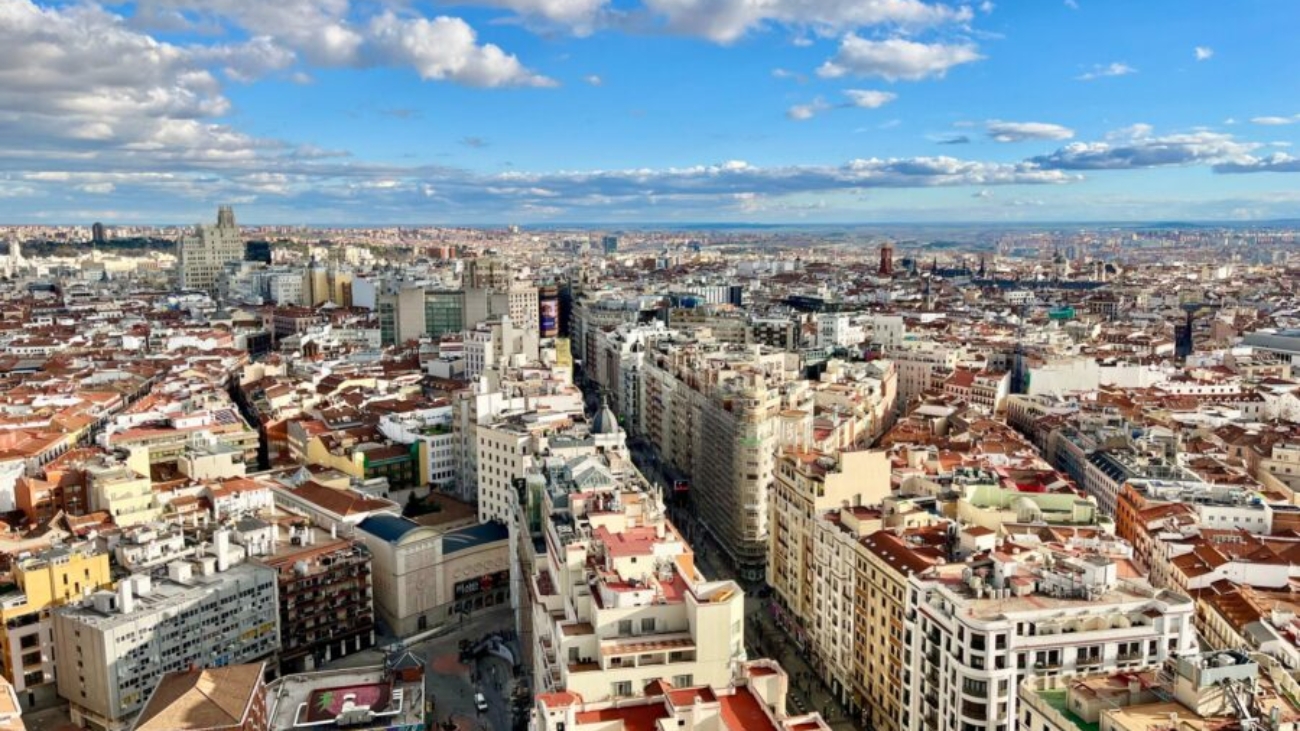 Comparativa entre Madrid y Barcelona para el alojamiento corporativo de empresas en 2026